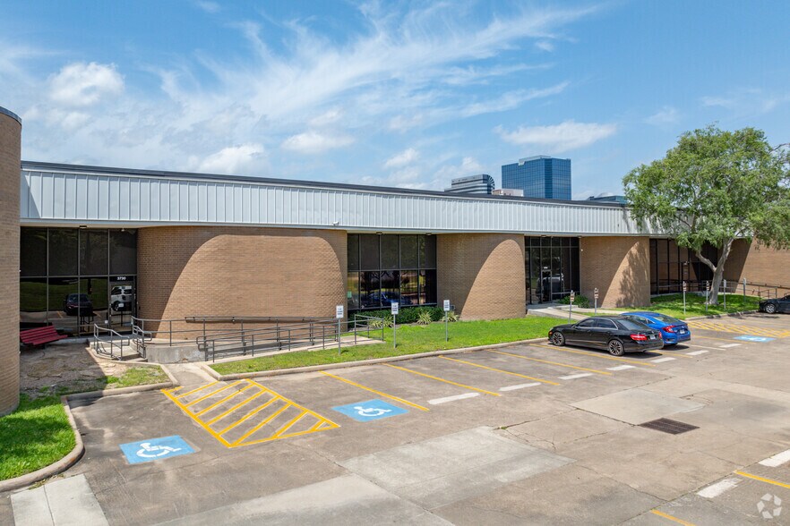 3700-3798 Westchase Dr, Houston, TX à louer - Photo du bâtiment - Image 2 de 5