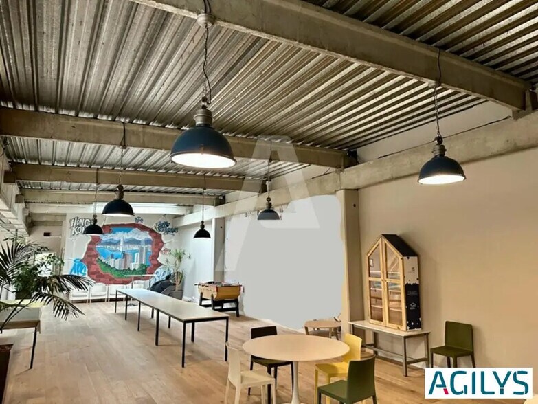 Flex in COURCOURONNES for lease - Interior Photo - Image 3 of 4