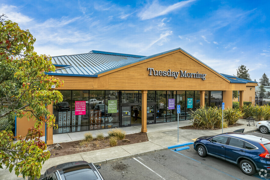 2720 Santa Rosa Ave, Santa Rosa, CA for lease - Primary Photo - Image 1 of 4