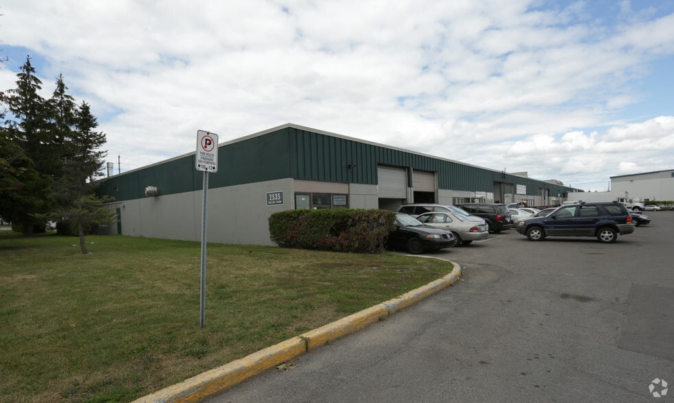 2535 Blackwell St, Ottawa, ON for lease - Building Photo - Image 3 of 5