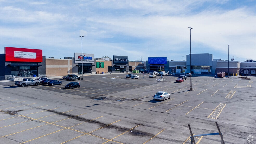 285 Geneva St, St Catharines, ON à louer - Photo du bâtiment - Image 2 de 15