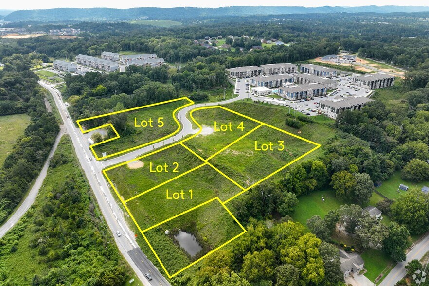 8001 Old Lee Hwy, Ooltewah, TN à vendre - Photo du bâtiment - Image 1 de 19