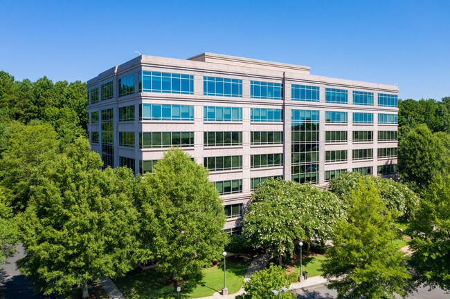 Plus de détails pour 555 North Point Ctr E, Alpharetta, GA - Bureau à louer