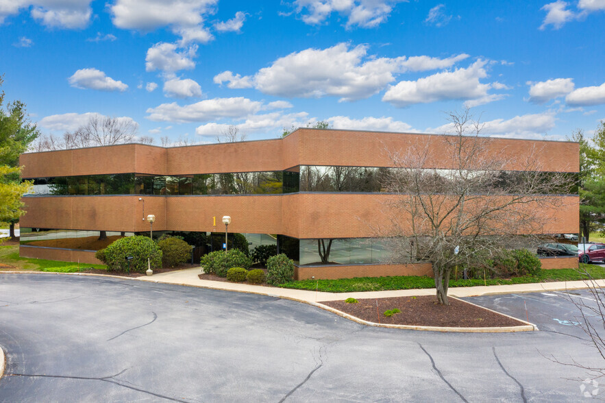 1 Summit Ct, Fishkill, NY for lease - Building Photo - Image 3 of 17