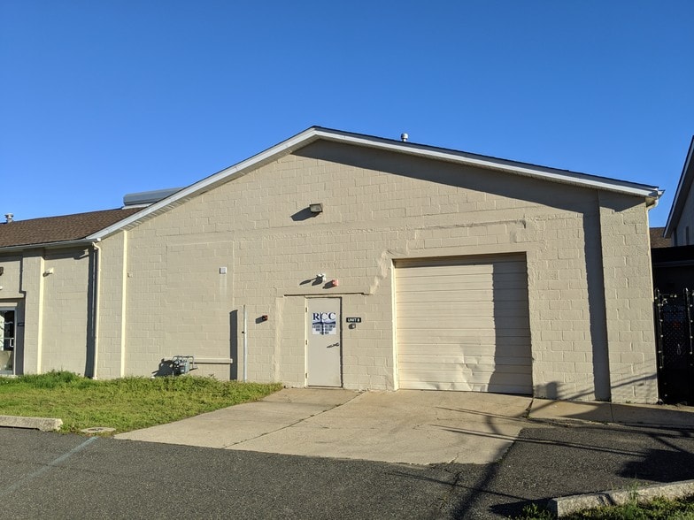 10 Lippincott Ln, Mount Holly, NJ for lease - Building Photo - Image 1 of 8