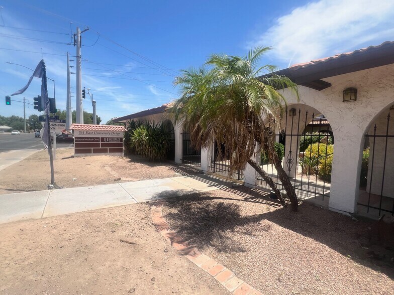 761 E University Dr, Mesa, AZ à louer - Photo du bâtiment - Image 3 de 26