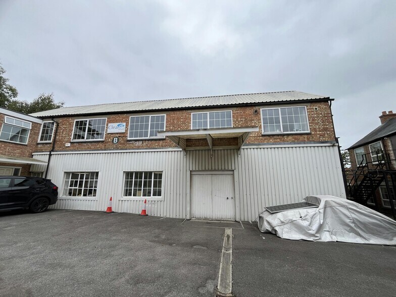 Copyground Ln, High Wycombe à louer - Photo du bâtiment - Image 3 de 4