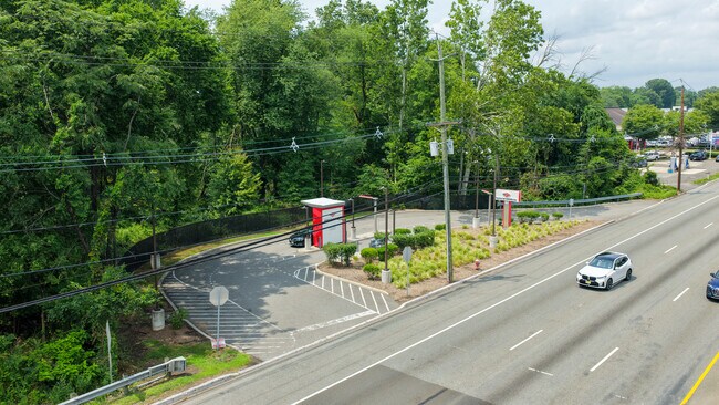 Plus de détails pour 357 NJ-17 Rt, Paramus, NJ - Commerce de détail à vendre