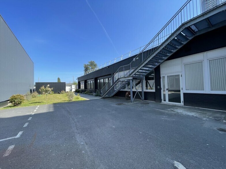 Office in Le Havre for lease - Building Photo - Image 2 of 3