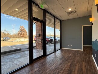 Plus de détails pour 8400-8484 NW 39th Expy, Bethany, OK - Commerce de détail à louer