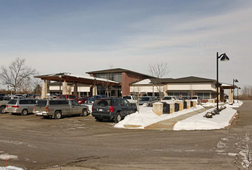 10020 E Professional Center Dr, Hamburg, MI for lease - Building Photo - Image 2 of 5