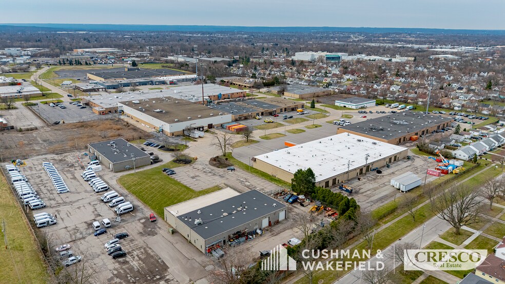 4300 Cranwood Pky, Warrensville Heights, OH for lease - Building Photo - Image 3 of 13