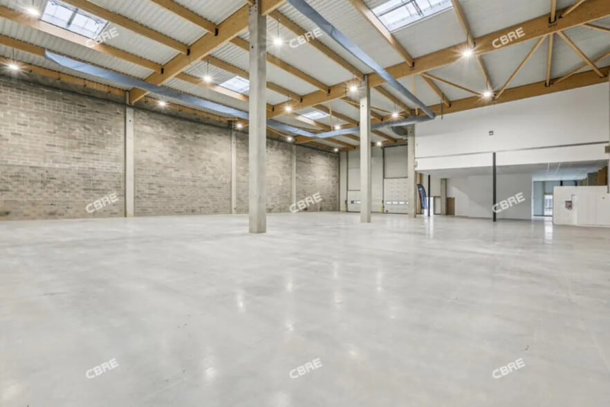 Bureau dans Moissy-Cramayel à louer - Photo intérieure - Image 3 de 15