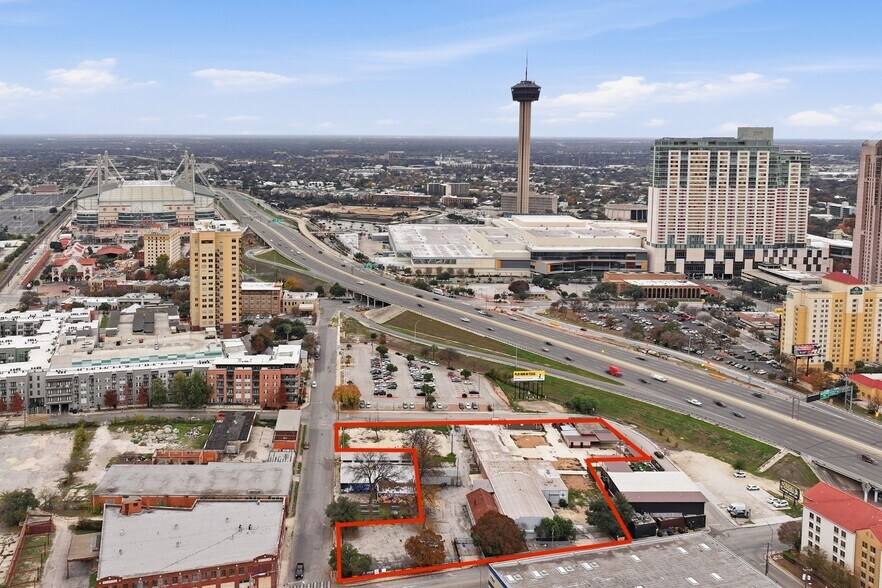 1116 E Houston St, San Antonio, TX à louer - Photo du bâtiment - Image 1 de 12