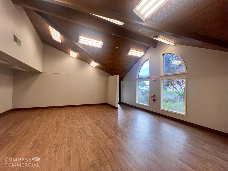 354 NE Norton Ave, Bend, OR for lease - Building Photo - Image 3 of 4