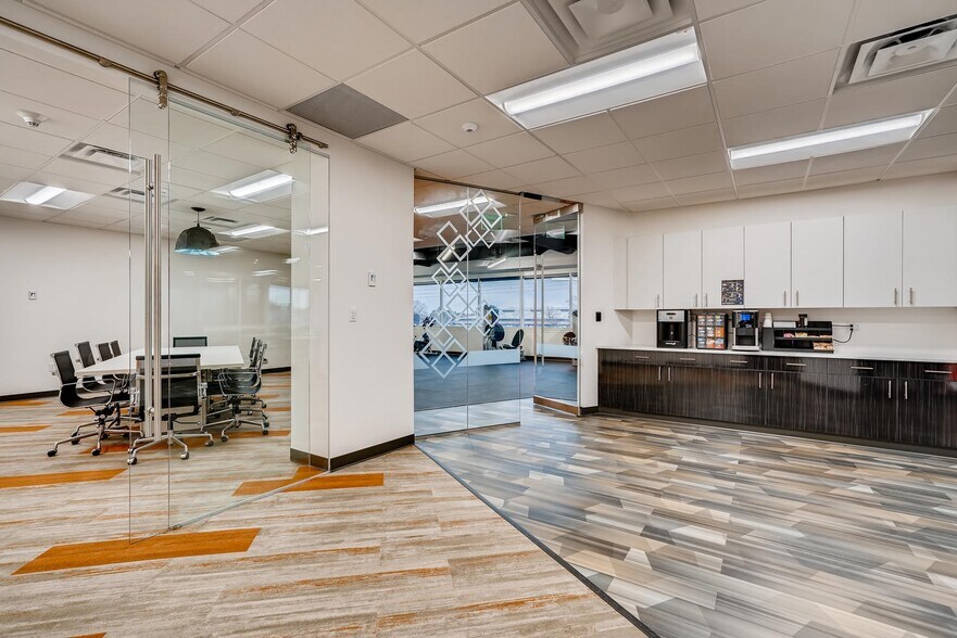 8300 E Maplewood Ave, Greenwood Village, CO à louer - Photo intérieure - Image 3 de 13