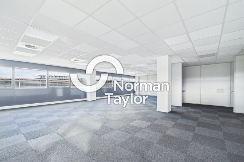 Office in Montpellier for lease - Building Photo - Image 3 of 12
