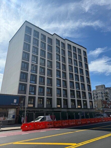 17202 Hillside Ave, Jamaica, NY à louer - Photo du bâtiment - Image 3 de 4