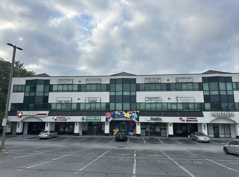 5700-5730 Buford Hwy, Norcross, GA for lease - Building Photo - Image 2 of 14