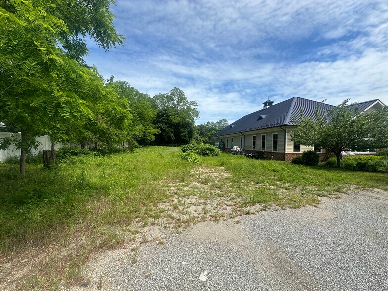 553 N Country Rd, Saint James, NY for sale - Building Photo - Image 2 of 7