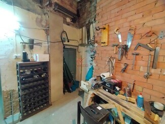 Plus de détails pour Multi-résidentiel à vendre