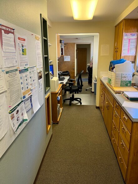 1185 Arthur St, Eugene, OR à louer - Photo du bâtiment - Image 3 de 10