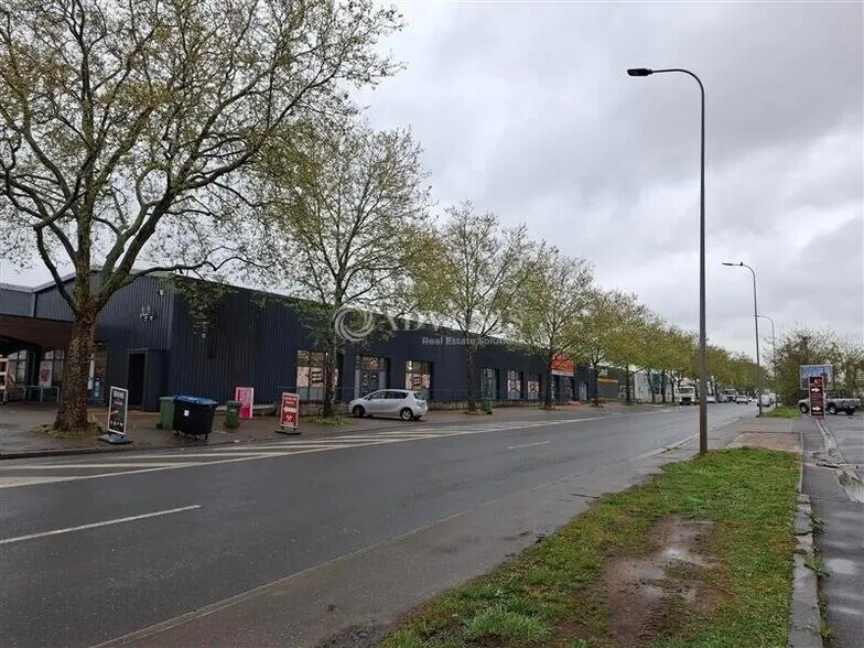 Retail in Nancy for lease - Building Photo - Image 3 of 7