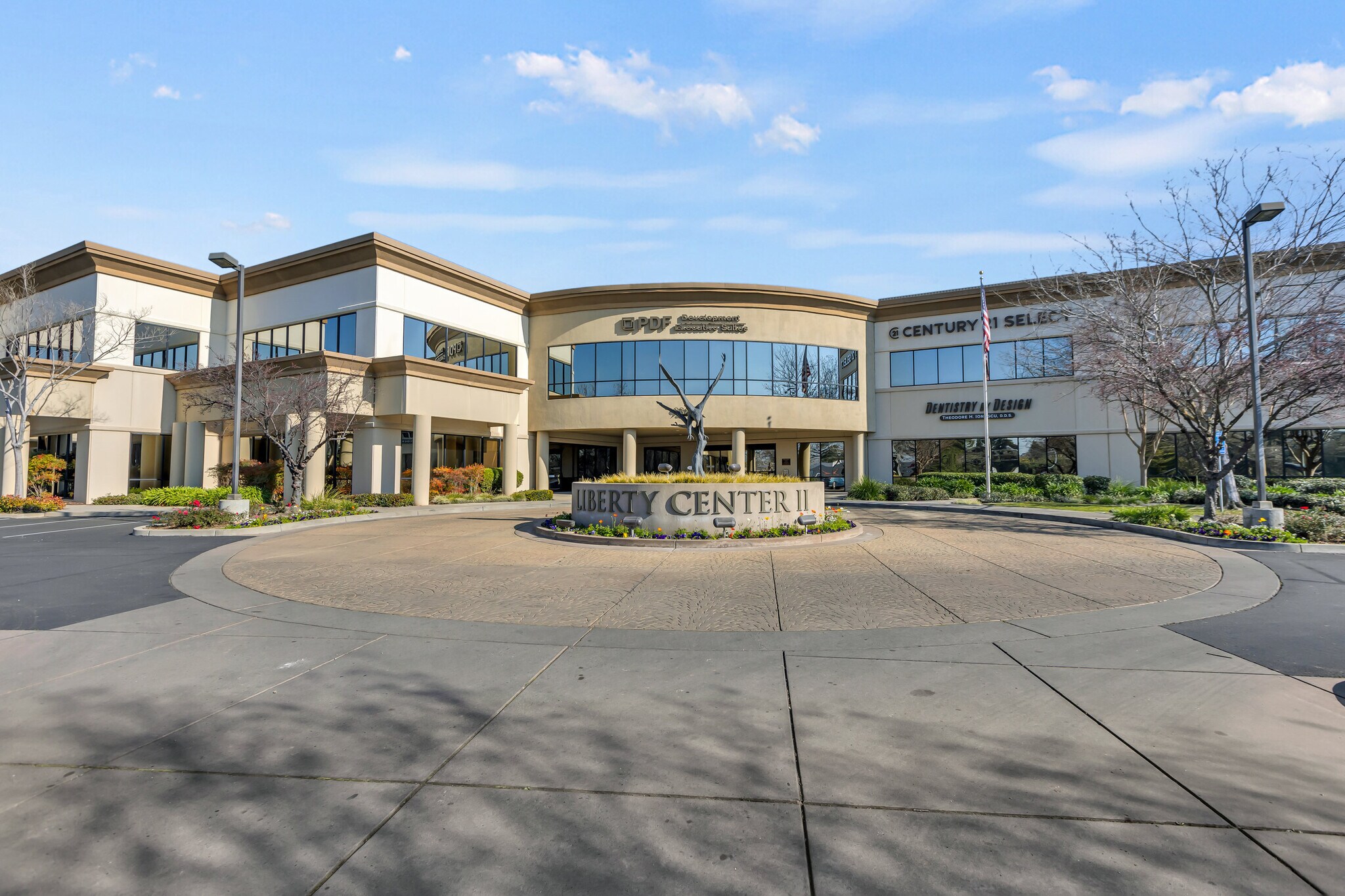 9381 E Stockton Blvd, Elk Grove, CA à louer Photo du bâtiment- Image 1 de 8