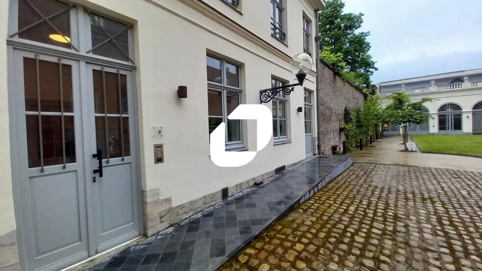 Office in Lille for lease - Building Photo - Image 3 of 9