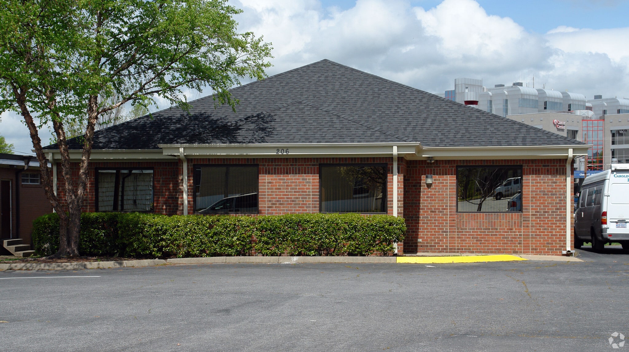 206 Gatewood Ave, High Point, NC for lease Primary Photo- Image 1 of 10