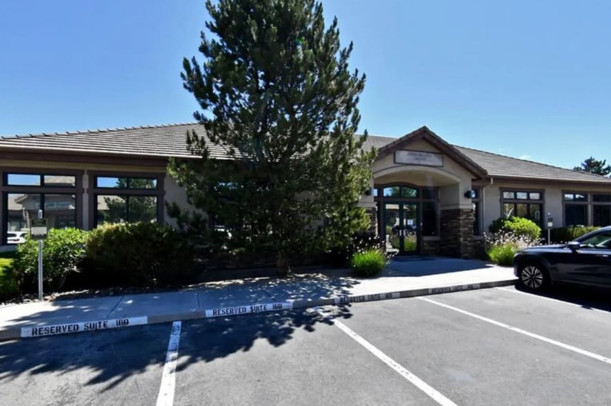 160 W Huffaker Ln, Reno, NV à louer - Photo du bâtiment - Image 3 de 7