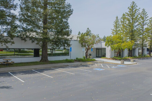 Plus de détails pour 2331 Circadian Way, Santa Rosa, CA - Local d'activités à louer