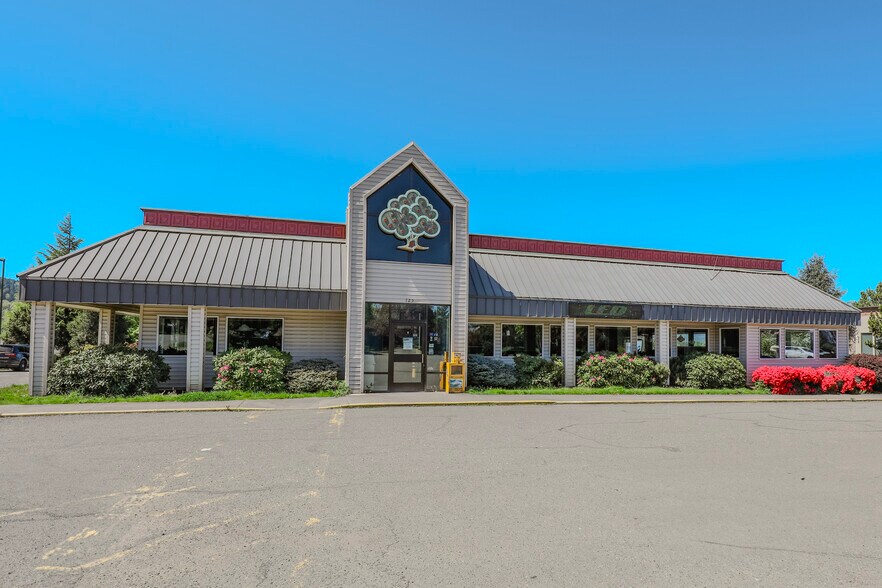 125 Ponderosa Dr, Sutherlin, OR à vendre - Photo du bâtiment - Image 1 de 19