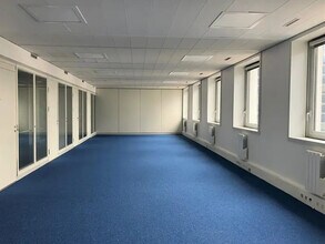 Office in Courbevoie for lease Interior Photo- Image 1 of 2