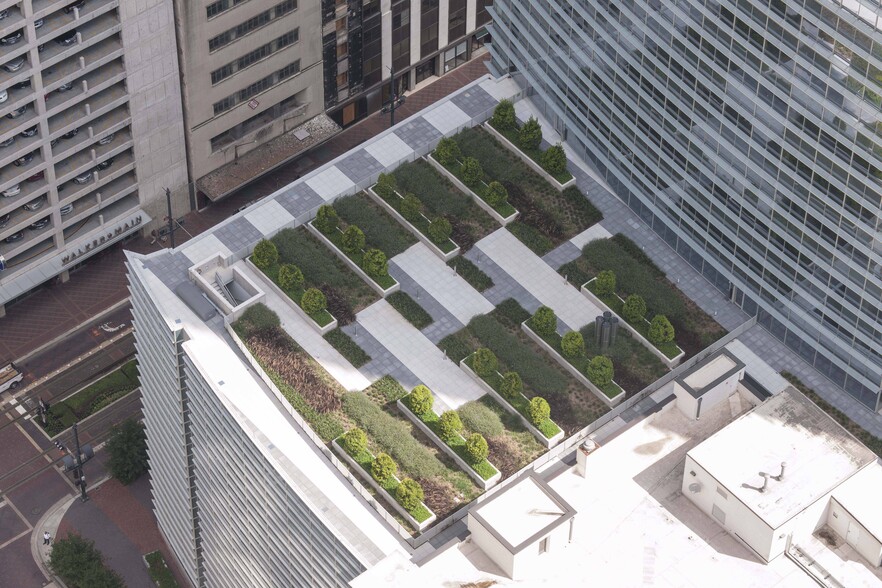 811 Main St, Houston, TX for lease - Building Photo - Image 3 of 9