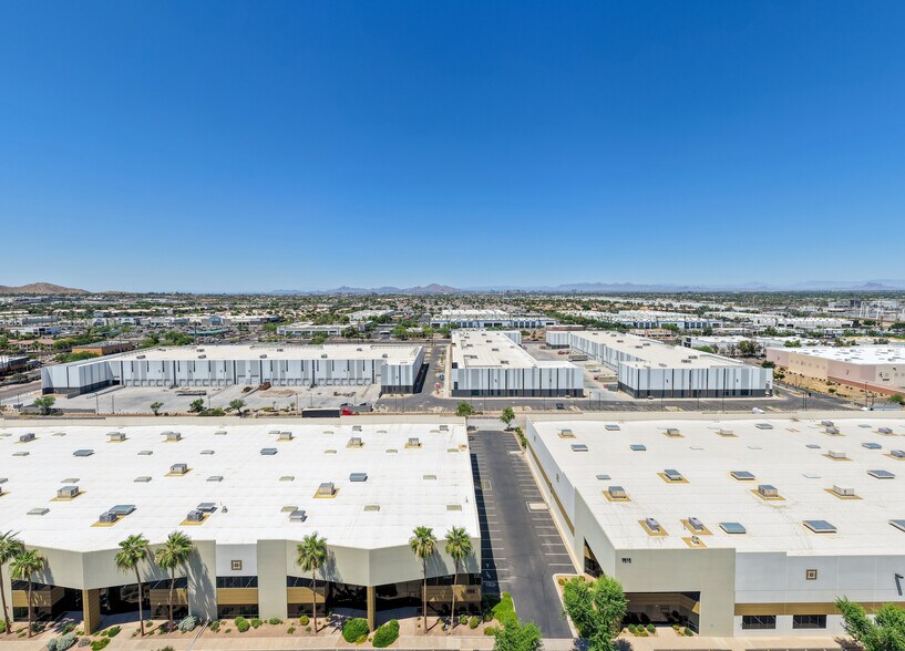 S Harding Dr & W Elliot Rd, Tempe, AZ à louer - Photo du bâtiment - Image 2 de 7
