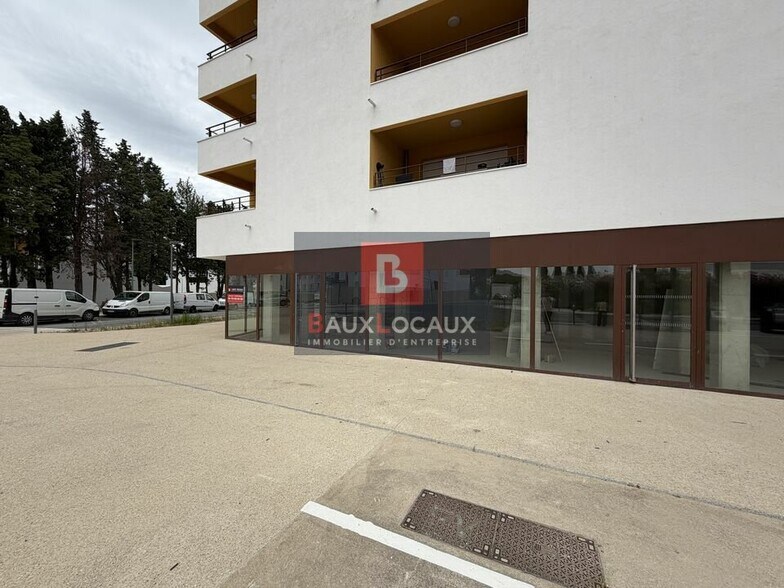 Commerce de détail dans Avignon à vendre - Photo du bâtiment - Image 2 de 8