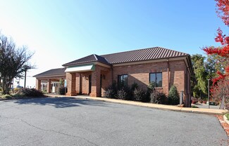 More details for 20221 W Catawba Ave, Cornelius, NC - Retail for Sale