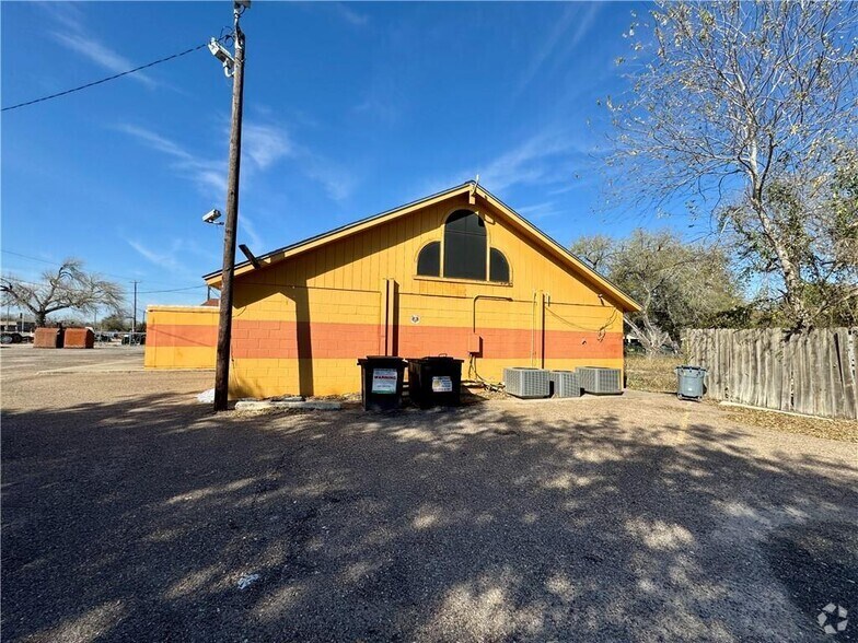 107 Cecilia St, Alice, TX à vendre - Photo du bâtiment - Image 2 de 9