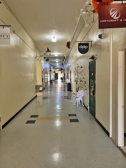 410 W 7th St, Taylor, TX for lease - Interior Photo - Image 3 of 38