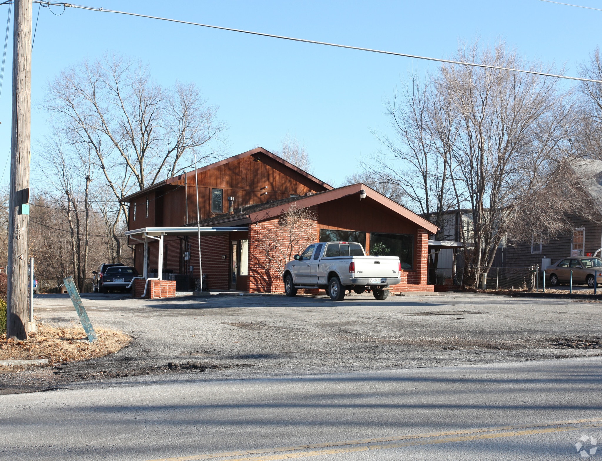 11305 Hickman Mills Dr, Kansas City, MO for lease Primary Photo- Image 1 of 3