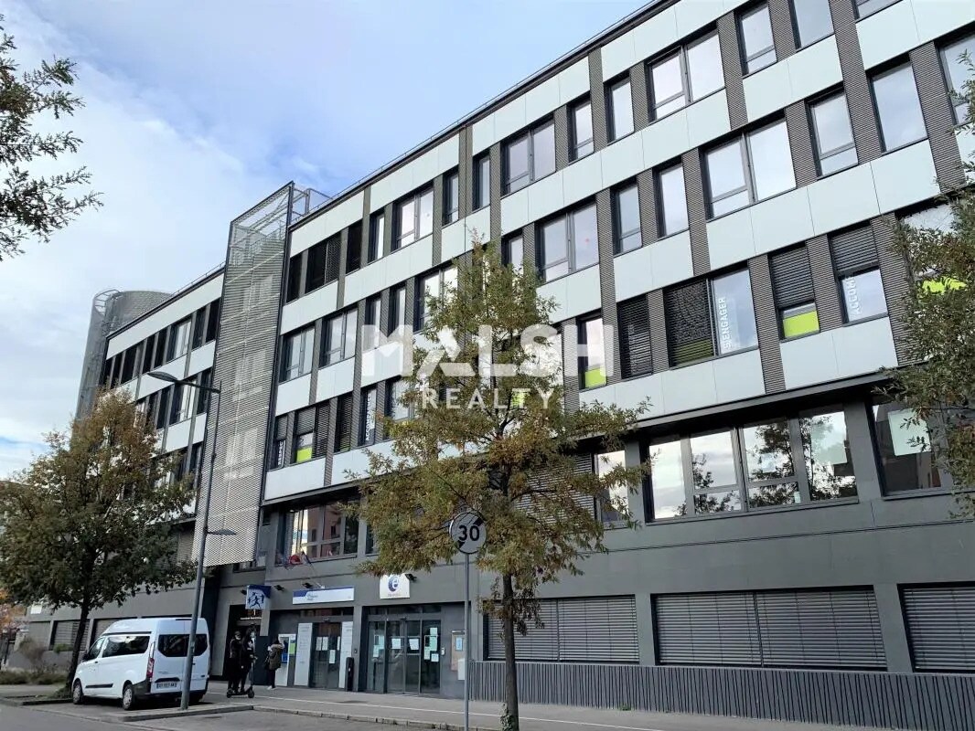 Avenue Salvador Allende, Vaulx-en-Velin for lease Building Photo- Image 1 of 10