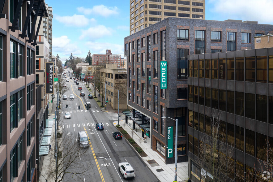 1121 NE 45th St, Seattle, WA for lease - Building Photo - Image 1 of 20