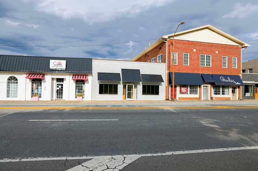 122 N 3rd Ave, Chatsworth, GA for lease - Primary Photo - Image 1 of 23