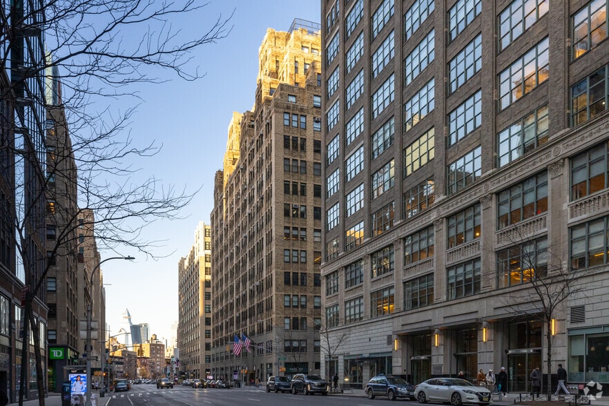180 Varick St, New York, NY for lease - Building Photo - Image 2 of 7