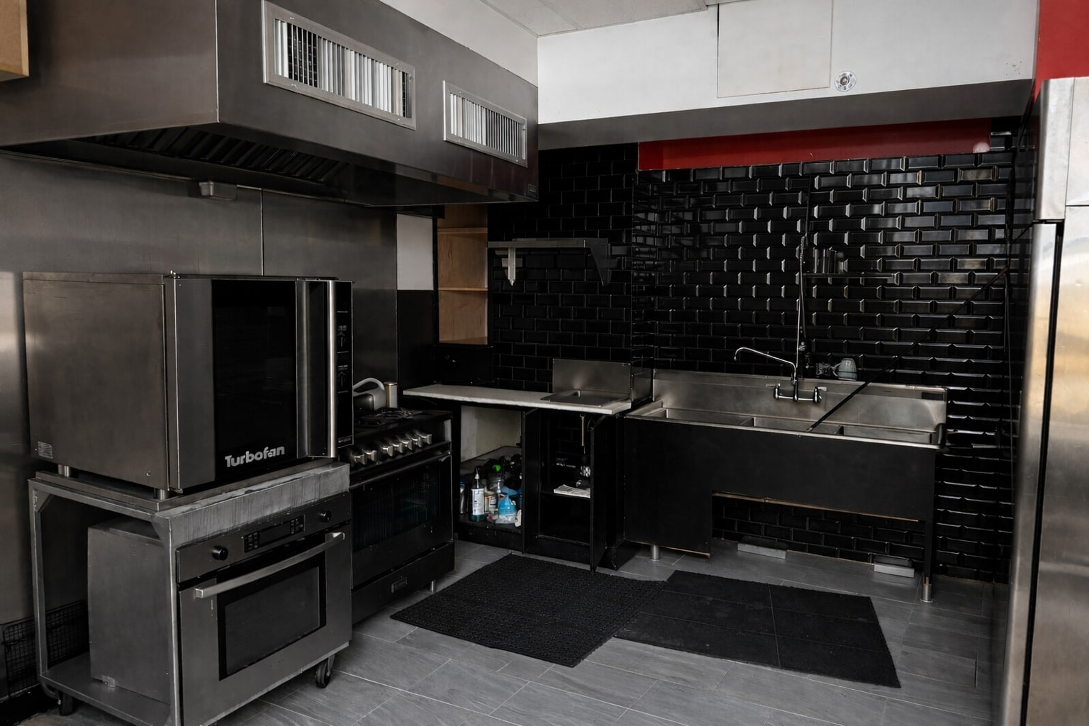 676 Nostrand Ave, Brooklyn, NY for lease Primary Photo- Image 1 of 5