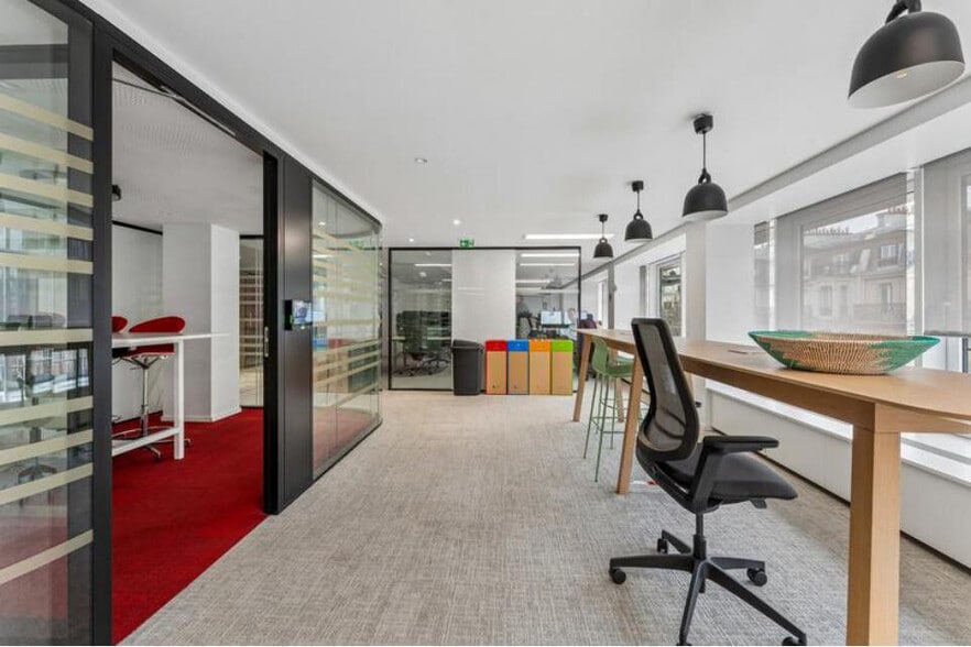 34 Rue Guersant, Paris for lease - Building Photo - Image 3 of 18