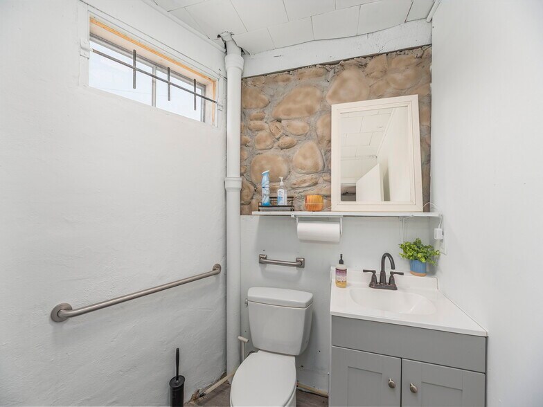 491 Allens Creek Rd, Waynesville, NC à louer - Photo du bâtiment - Image 2 de 10