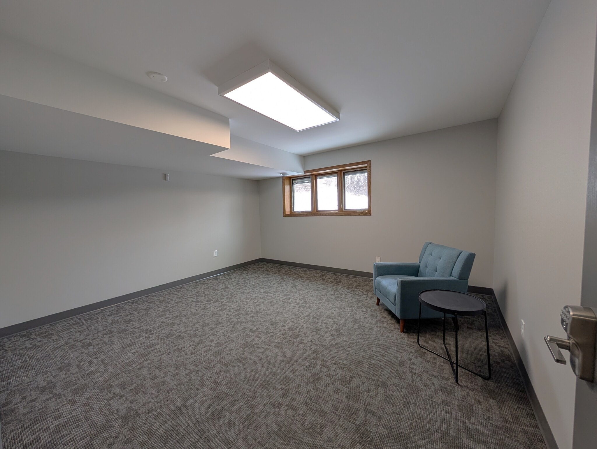 5881 Cedar Lake Rd S, Saint Louis Park, MN à louer Photo intérieure- Image 1 de 2