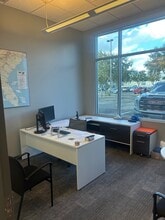 9038 Camden Field Pky, Riverview, FL for lease Interior Photo- Image 1 of 4